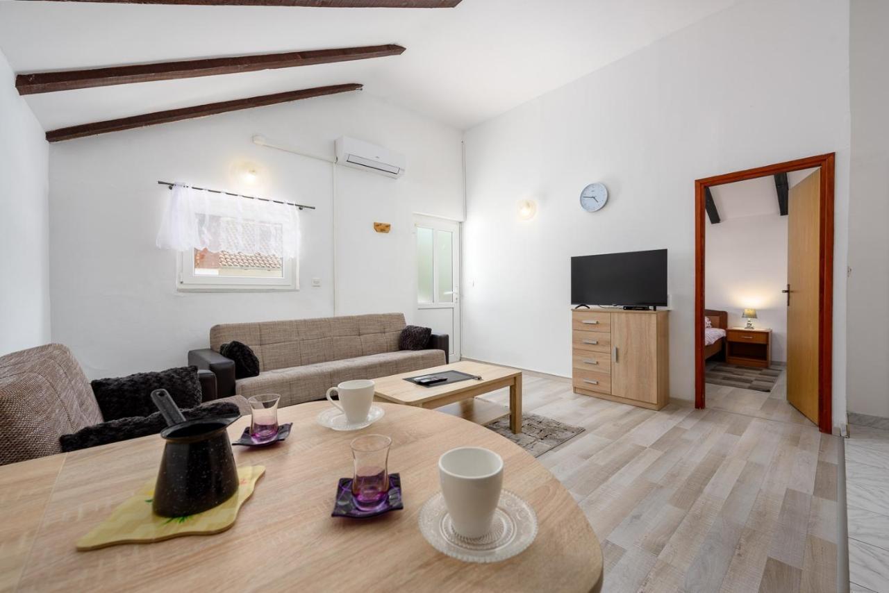 Amore House With Apartment Umag Bagian luar foto