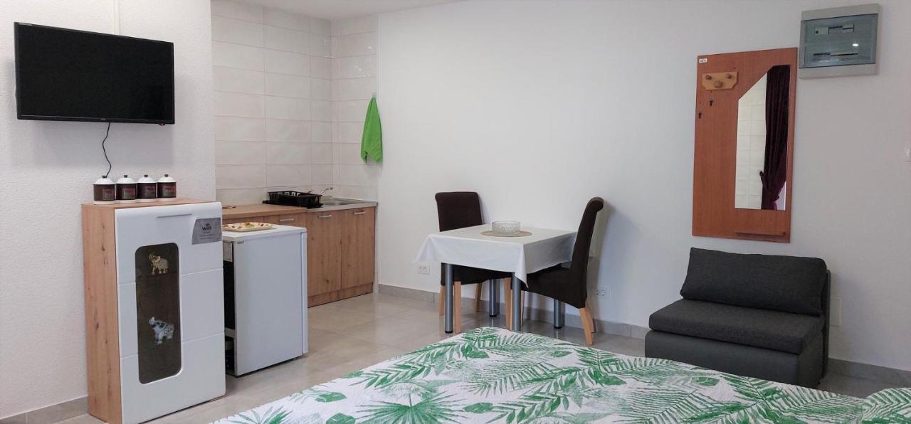 Amore House With Apartment Umag Bagian luar foto