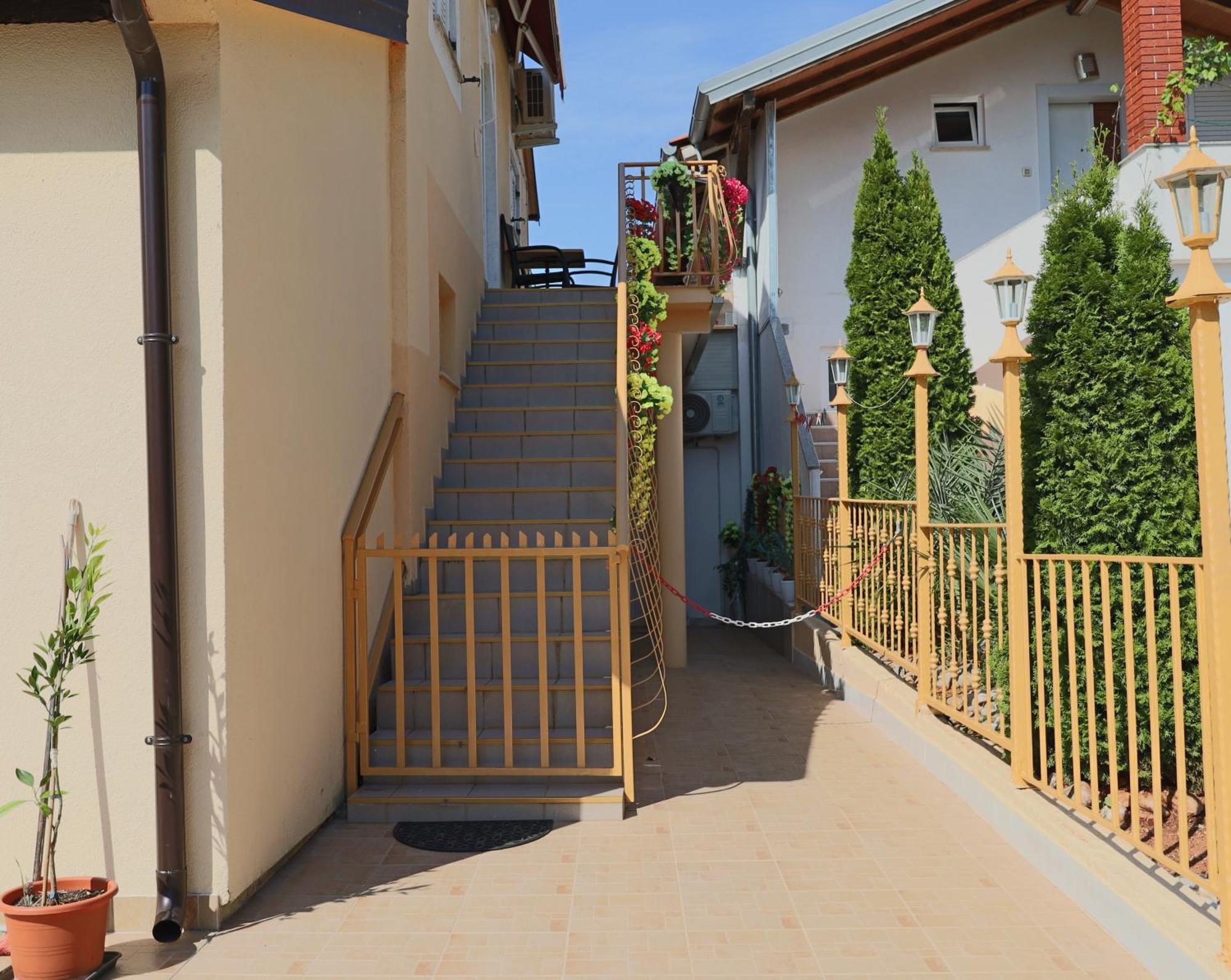 Amore House With Apartment Umag Bagian luar foto